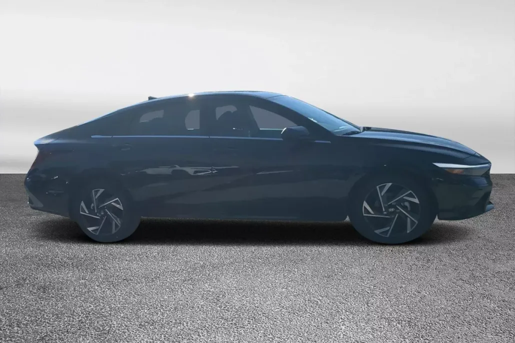 2025 Hyundai Elantra SEL Convenience photo 1