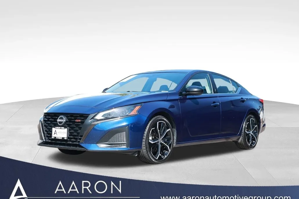 2023 Nissan Altima 2.5 SR photo 1
