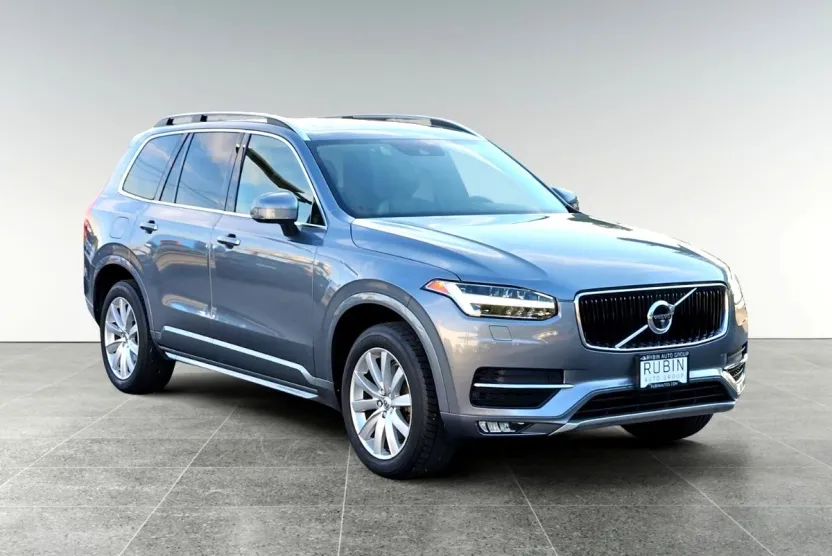 2016 Volvo XC90 Momentum photo 1