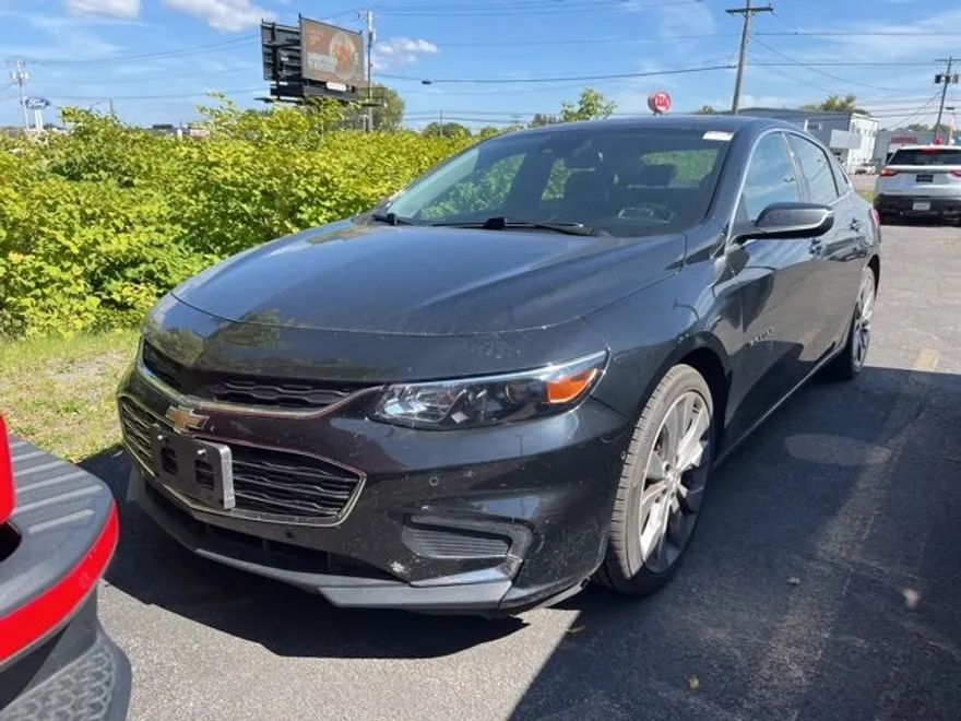 2018 Chevrolet Malibu Premier photo 1