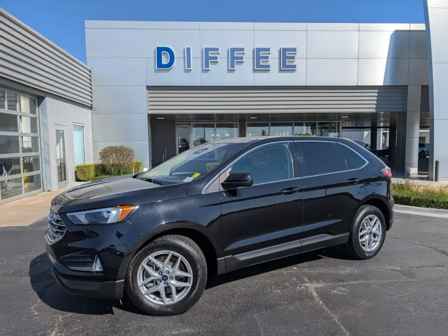 2022 Ford Edge SEL photo 1