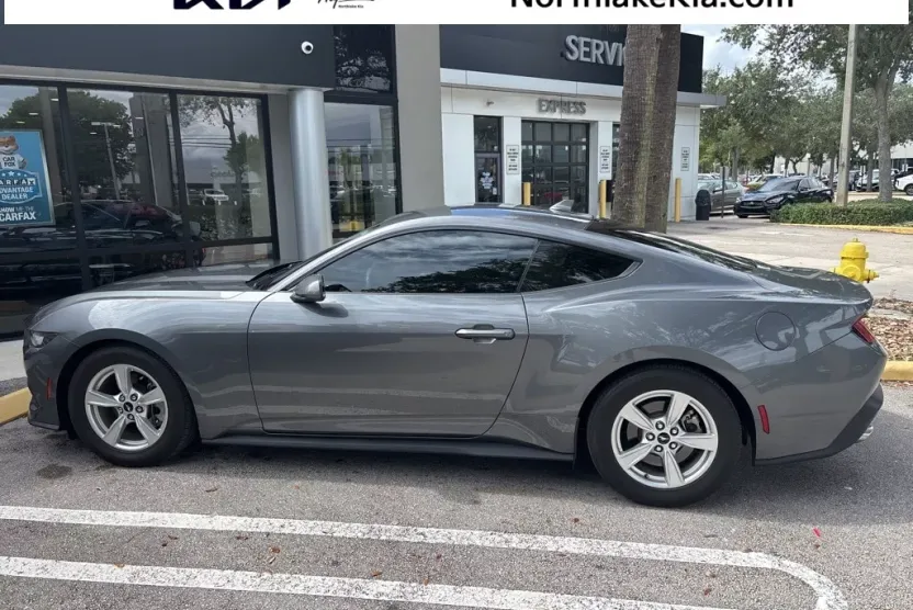 2024 Ford Mustang EcoBoost photo 1