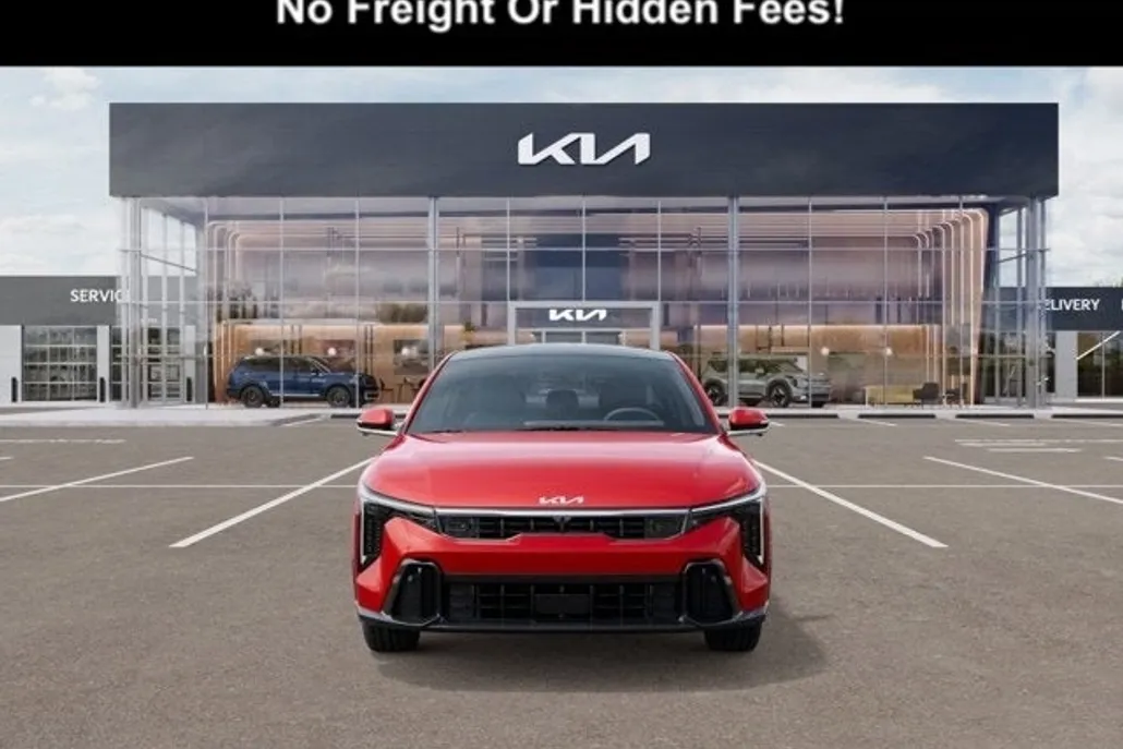 2025 Kia K4 GT-Line Turbo photo 1