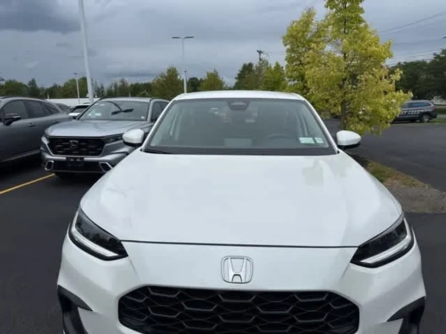 2025 Honda HR-V LX photo 1