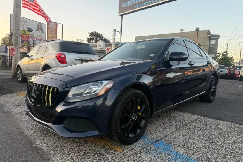 2016 Mercedes Benz C 300 4MATIC Sedan photo 1