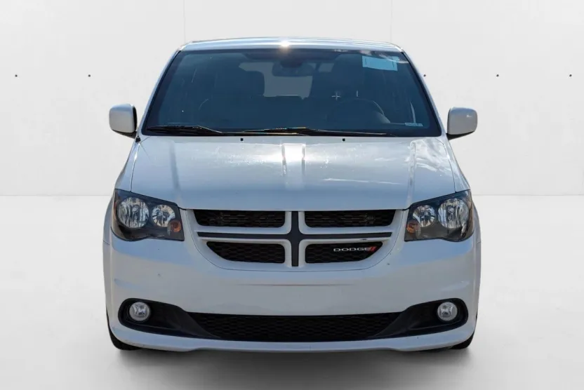 2020 Dodge Grand Caravan GT photo 1