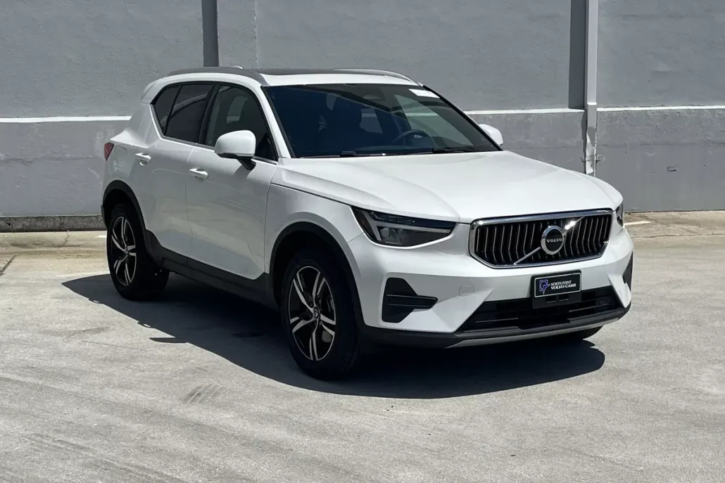 2024 Volvo XC40 Core photo 1