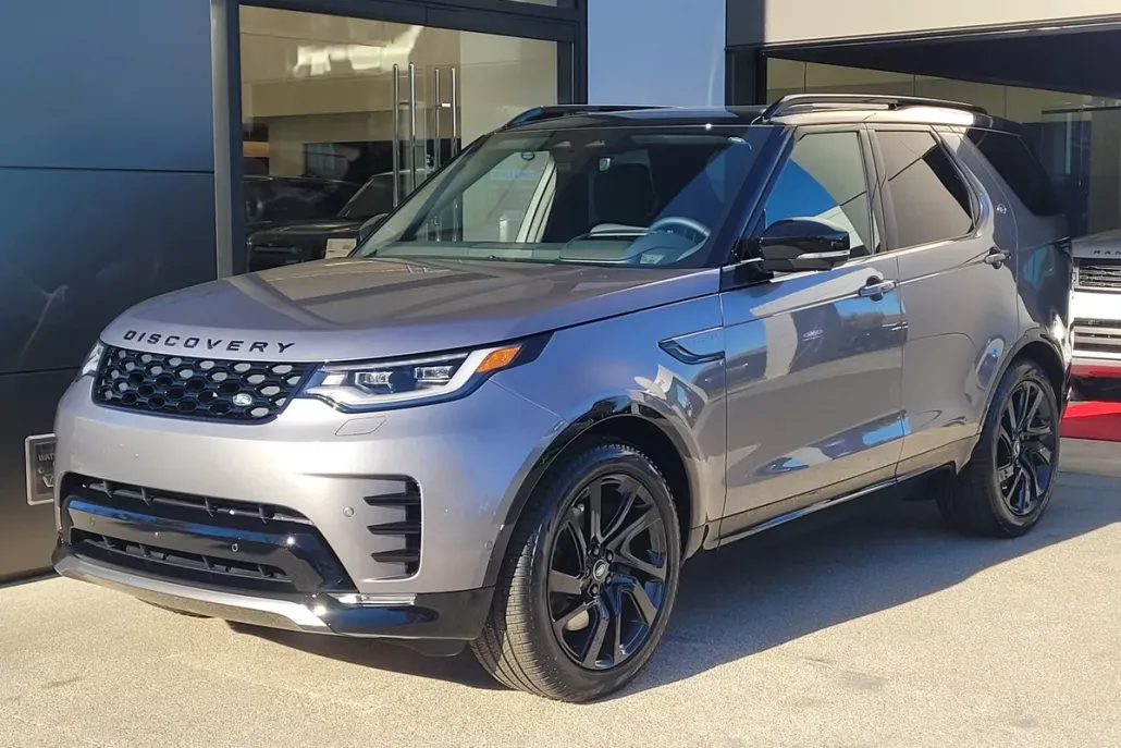 2025 Land Rover Discovery SE photo 1