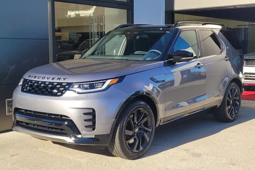 2025 Land Rover Discovery SE photo 1