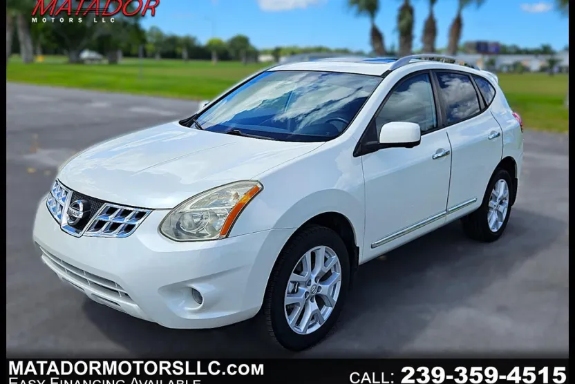 2013 Nissan Rogue SV photo 1