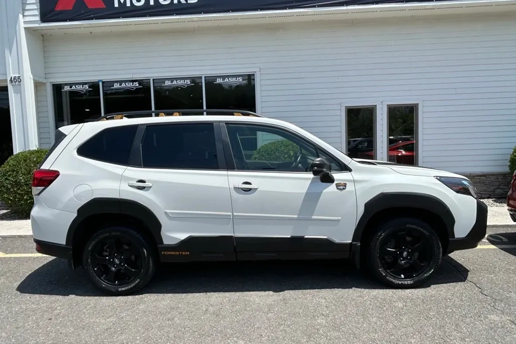 2023 Subaru Forester Wilderness photo 1