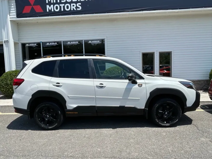 2023 Subaru Forester Wilderness photo 1