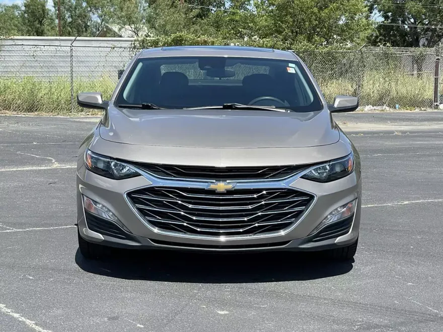 2023 Chevrolet Malibu 1LT photo 1