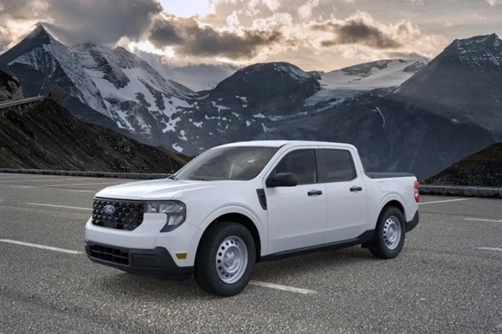 2025 Ford Maverick XL photo 1
