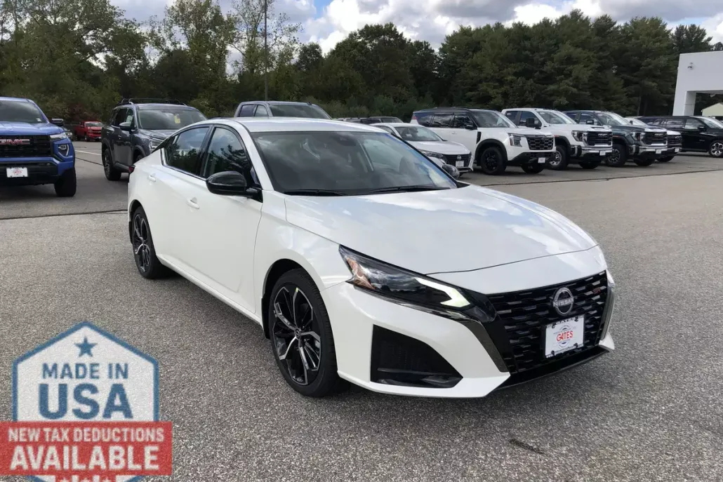 2025 Nissan Altima SR photo 1