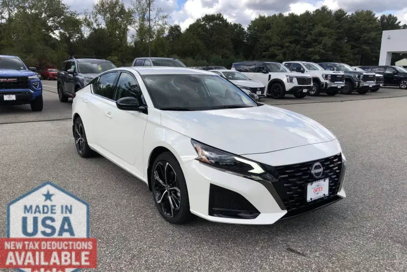 2025 Nissan Altima SR photo 1