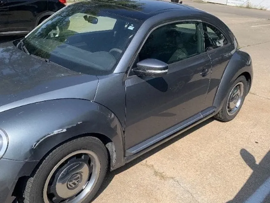 2012 Volkswagen Beetle 2.5L photo 1