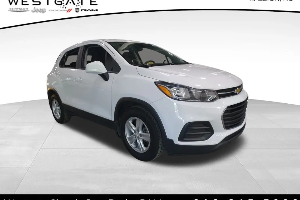 2020 Chevrolet Trax LS photo 1