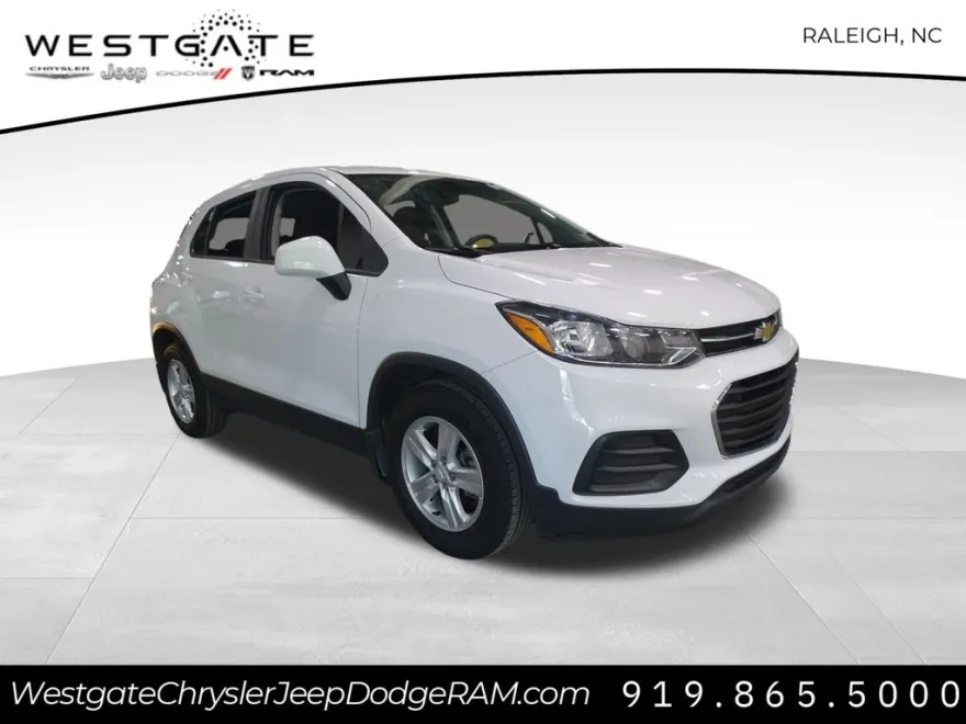 2020 Chevrolet Trax LS photo 1
