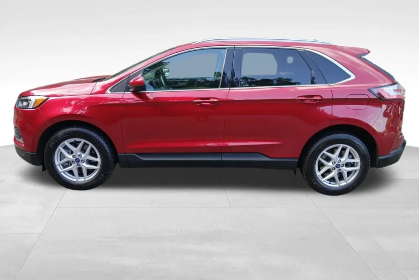 2022 Ford Edge SEL photo 1