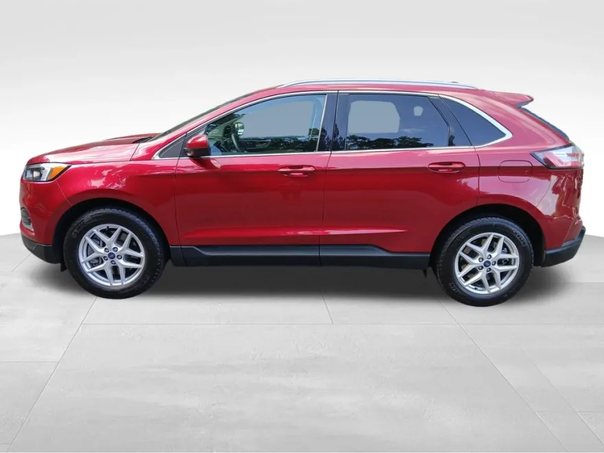 2022 Ford Edge SEL photo 1