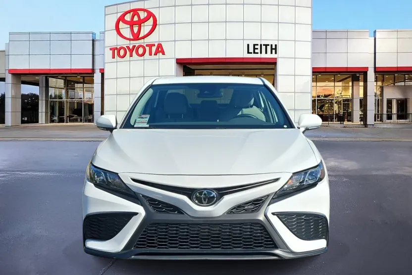 2024 Toyota Camry SE photo 1