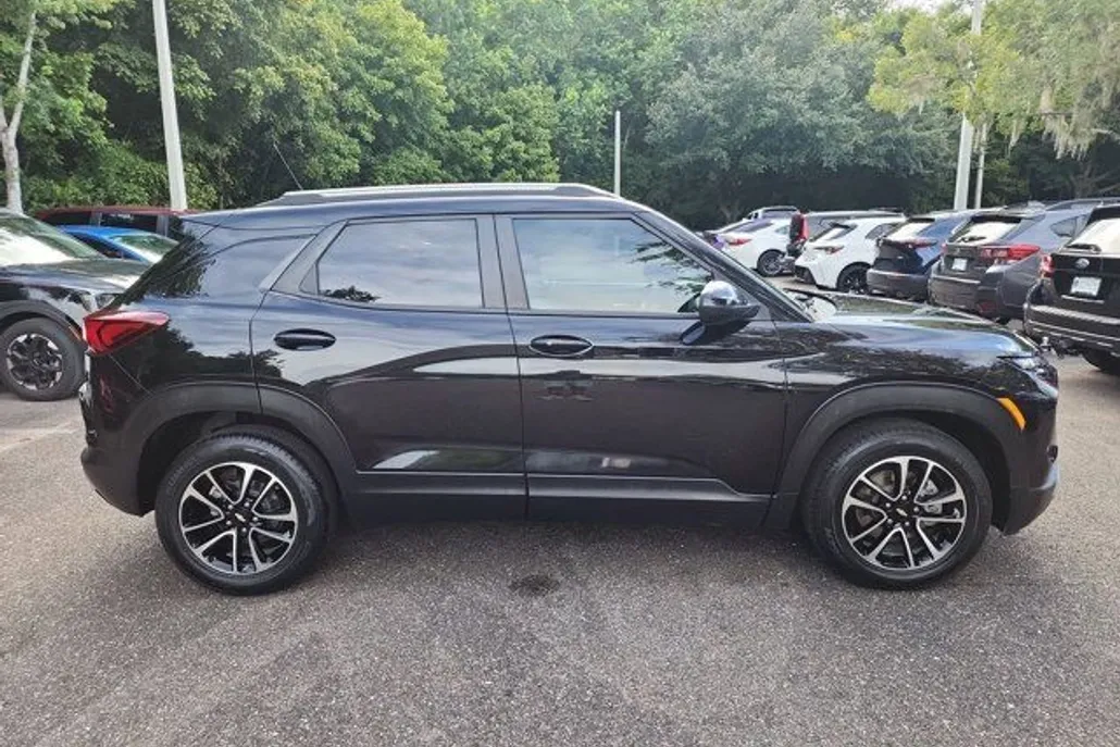 2024 Chevrolet Trailblazer LT photo 1