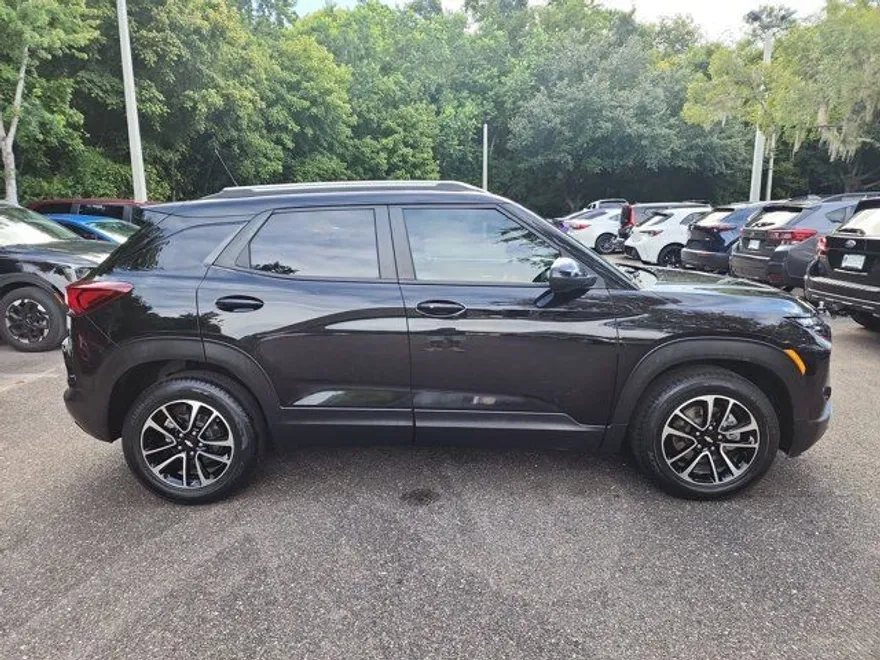 2024 Chevrolet Trailblazer LT photo 1