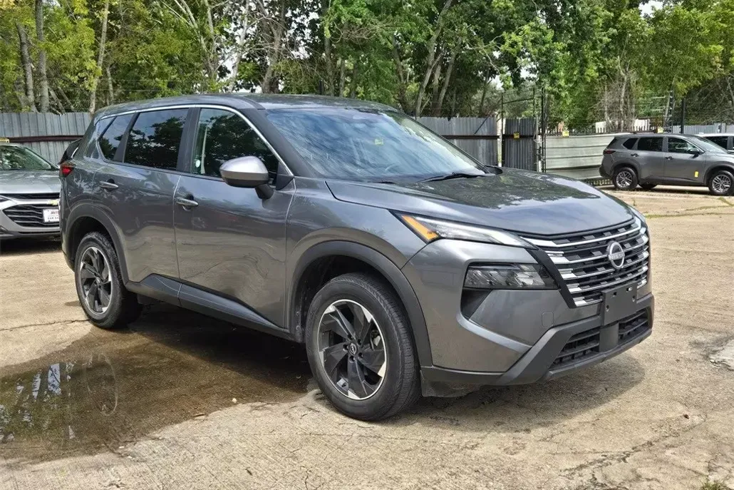 2024 Nissan Rogue SV photo 1