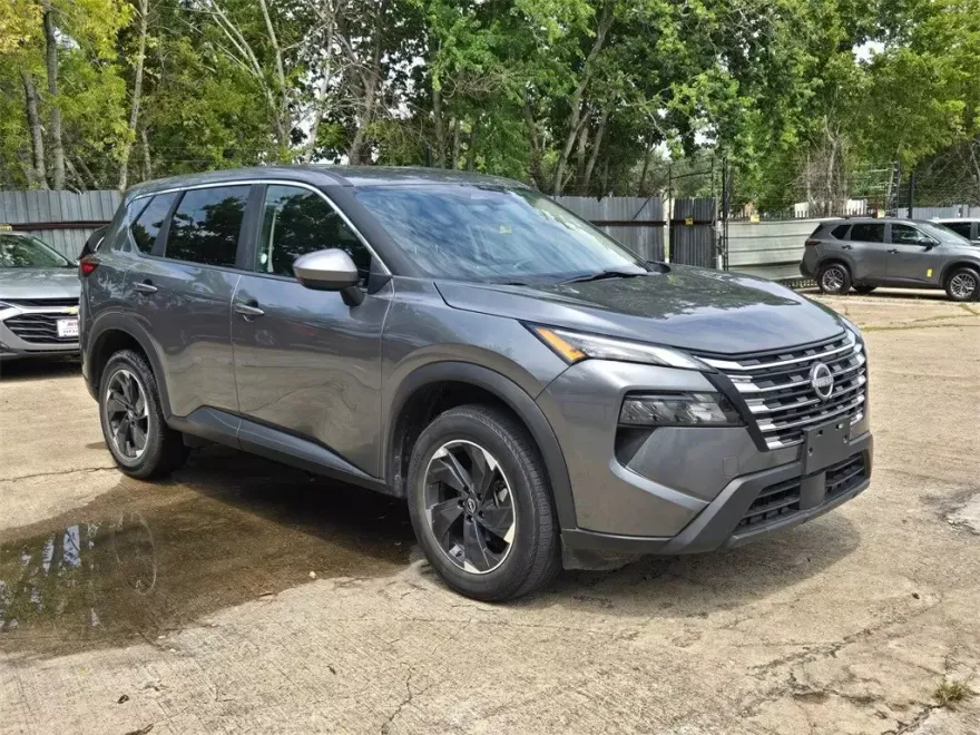 2024 Nissan Rogue SV photo 1