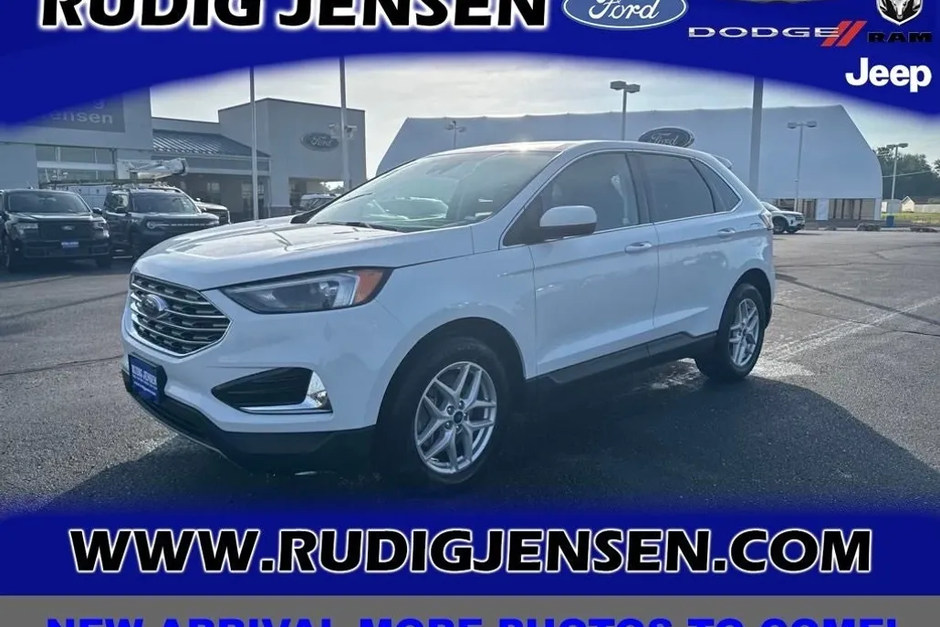 2022 Ford Edge SEL photo 1
