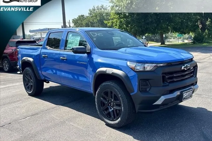 2025 Chevrolet Colorado Trail Boss photo 1