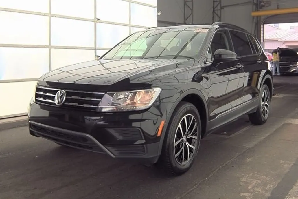 2021 Volkswagen Tiguan SE photo 1