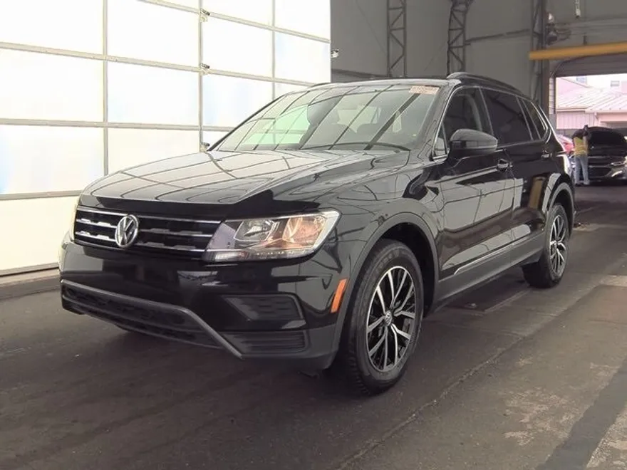 2021 Volkswagen Tiguan SE photo 1