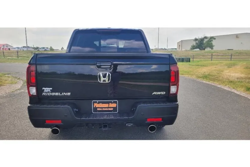 2022 Honda Ridgeline Black Edition photo 1