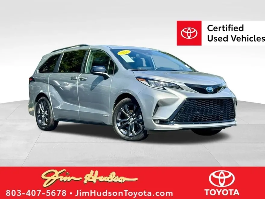 2021 Toyota Sienna XSE photo 1
