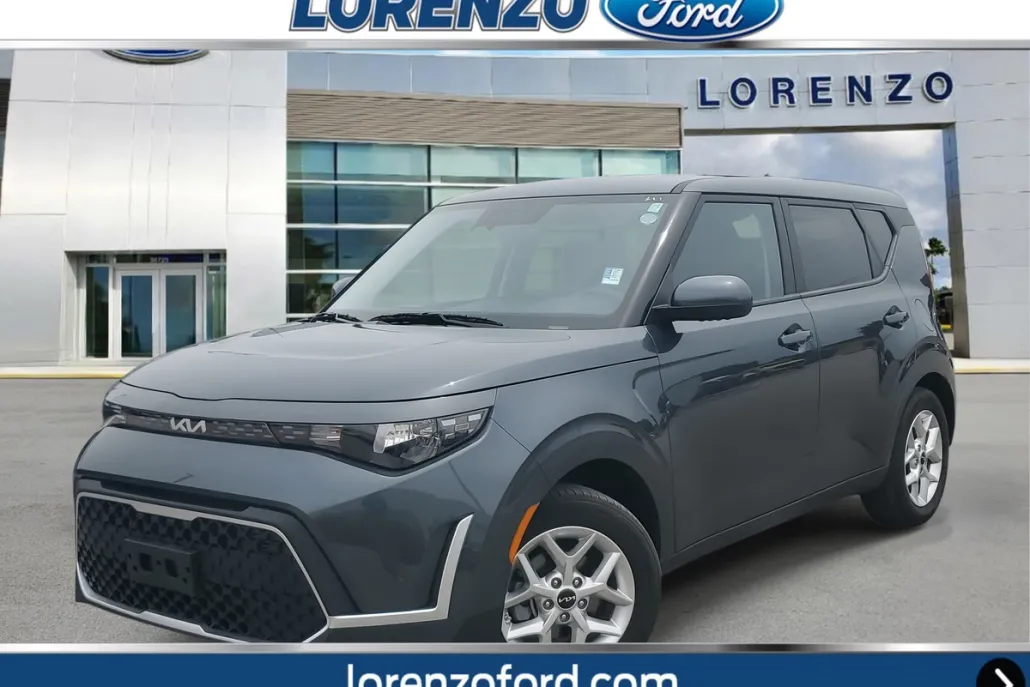 2024 Kia Soul LX photo 1