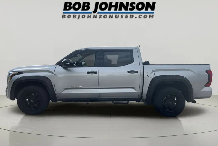 2022 Toyota Tundra SR5 photo 1