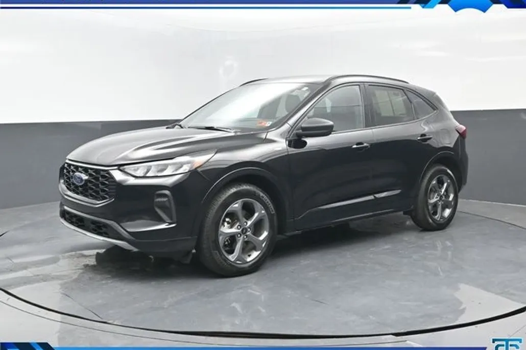 2023 Ford Escape ST-Line photo 1