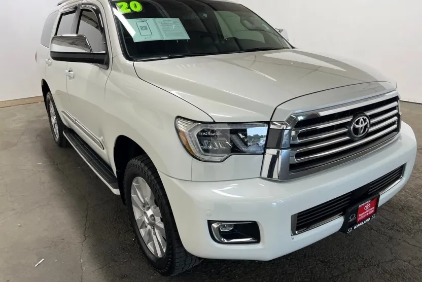 2020 Toyota Sequoia Platinum photo 1