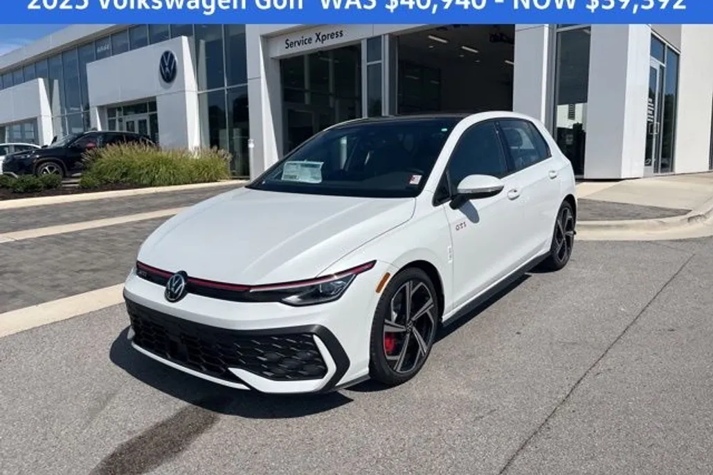 2025 Volkswagen Golf GTI SE photo 1