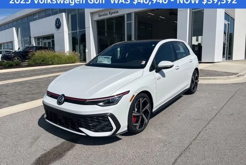 2025 Volkswagen Golf GTI SE photo 1