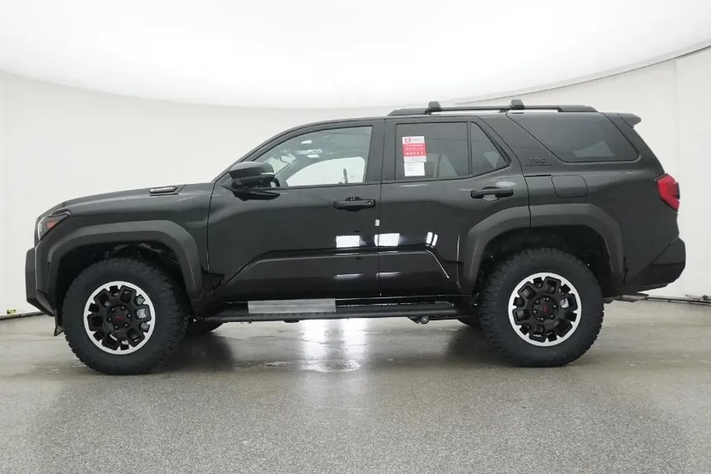 2025 Toyota 4Runner TRD Off-Road Premium photo 1