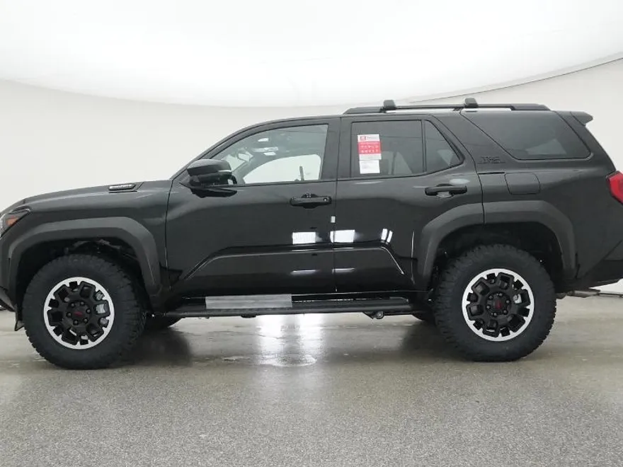 2025 Toyota 4Runner TRD Off-Road Premium photo 1