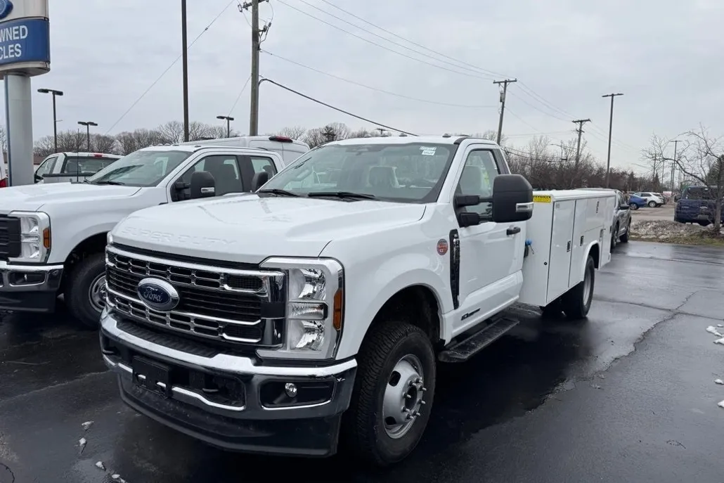 2024 Ford F-350 photo 1