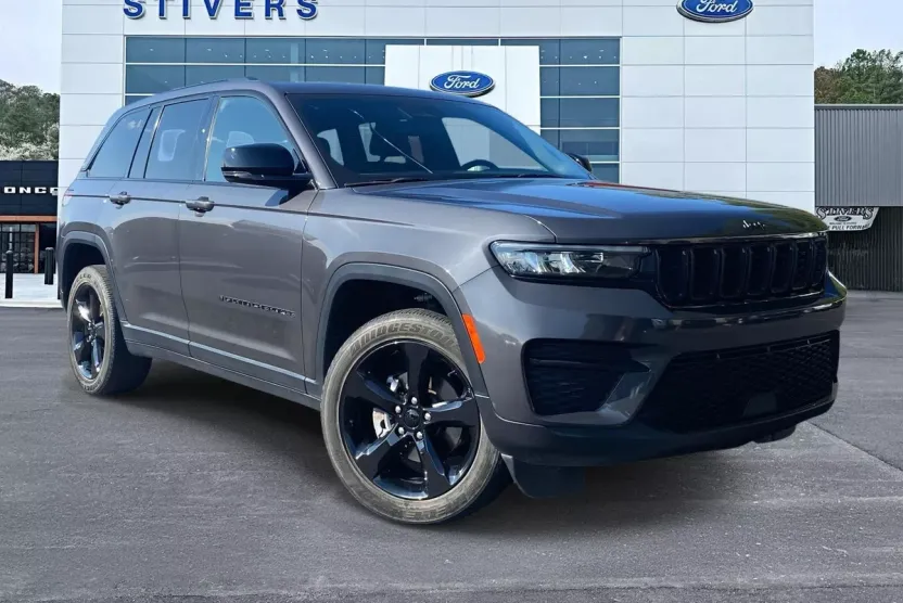 2022 Jeep Grand Cherokee Altitude photo 1