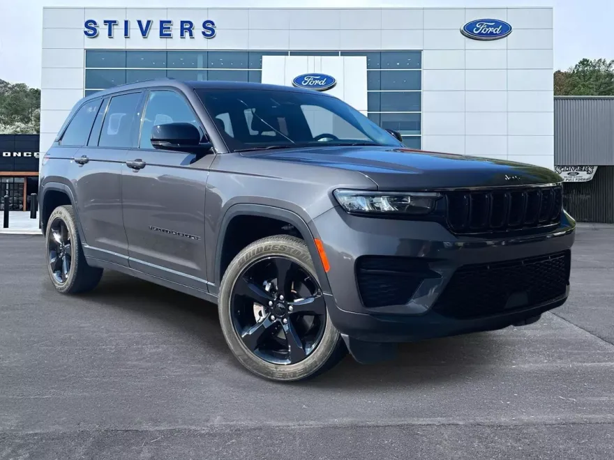 2022 Jeep Grand Cherokee Altitude photo 1
