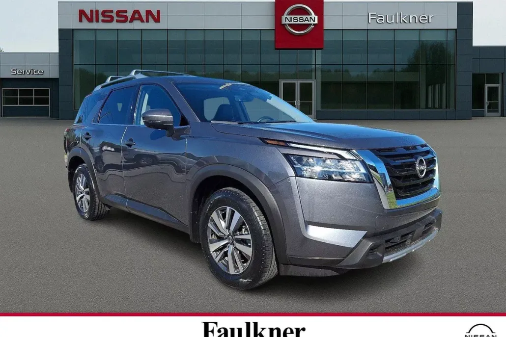 2024 Nissan Pathfinder SL photo 1
