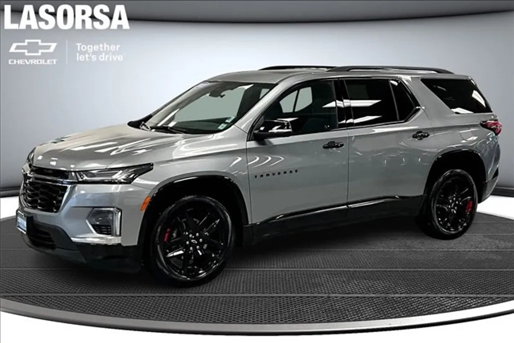 2023 Chevrolet Traverse Premier photo 1