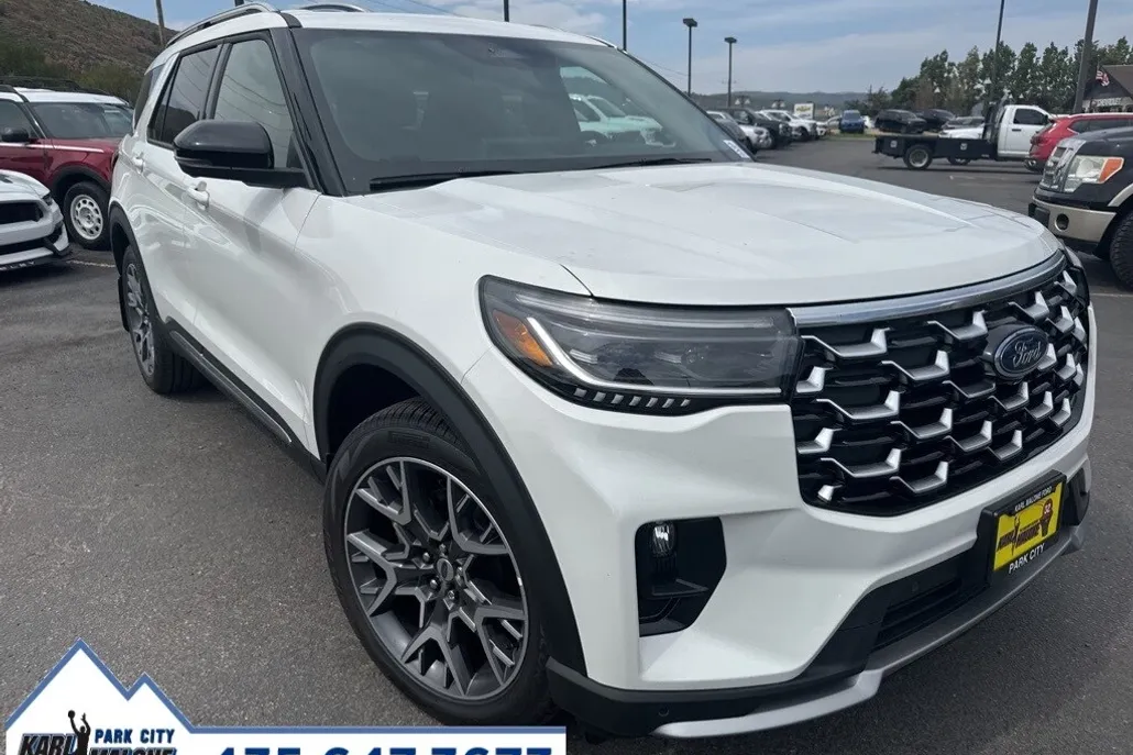 2025 Ford Explorer Platinum photo 1